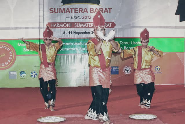 Pelestarian Tari Minangkabau di Sekolah 
